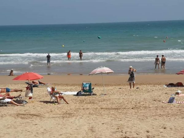 Guardamar: Law breaking bathers.