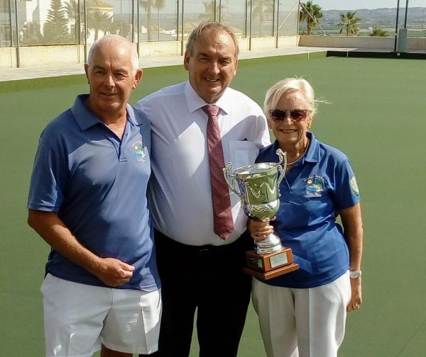 Kath & Ian won through to take the pairs  trophy.