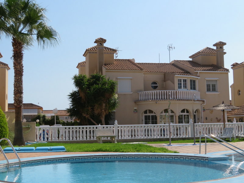 Immaculate 3 bedroom property for sale in Playa Flamenca