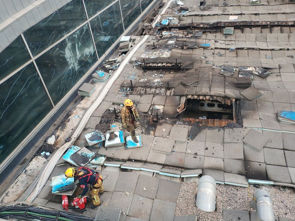 The debris on Alicante airport roof