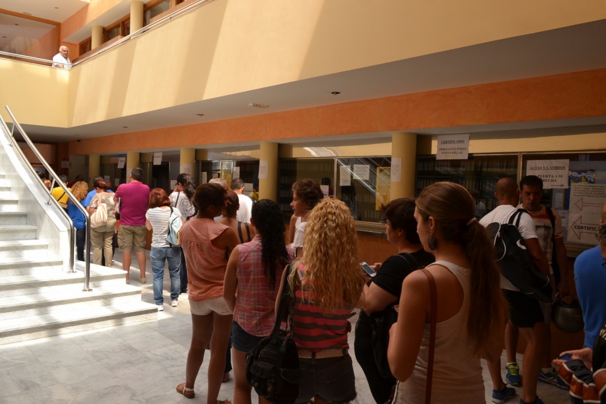 Despite the number of public employees the queues in town halls never seem to get any shorter