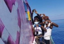 British street artist Banksy funds boat to rescue refugees The Astral sailboat of the Spanish NGO Open Arms has also been active in the Sicilian Channel area to participate in the rescue of migrants. Photo: Twitter.