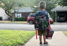 Los Montesinos children return to school Los Montesinos children return to school