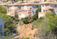 Villamartin properties near to collapse The barranco is gradually being washed away