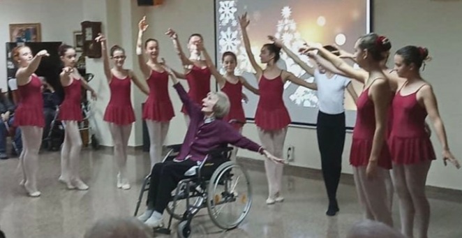 Spanish ballet star Marta C. González: Swan Lake from her wheelchair