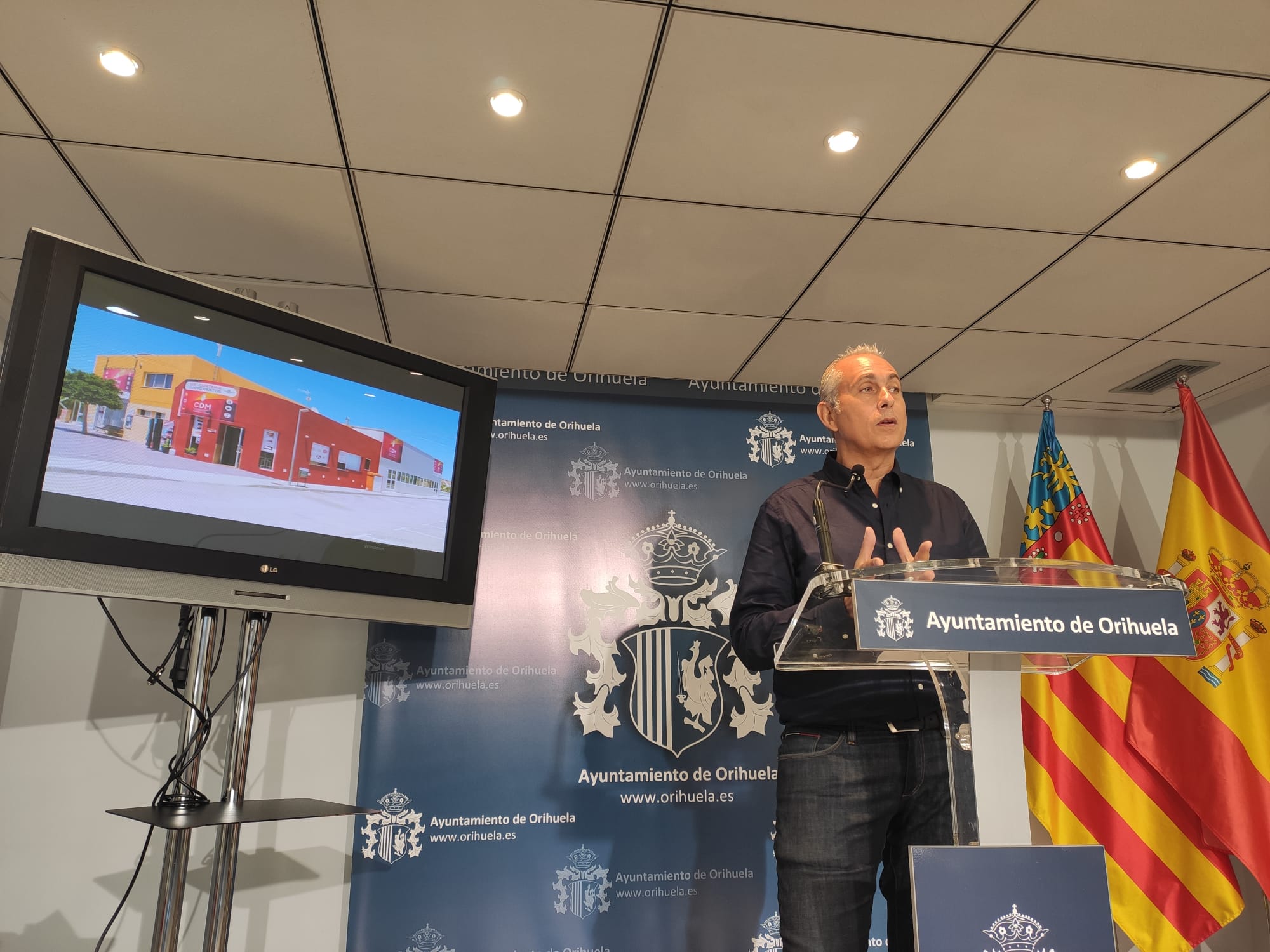 The Councillor for Sports, Víctor Bernabéu