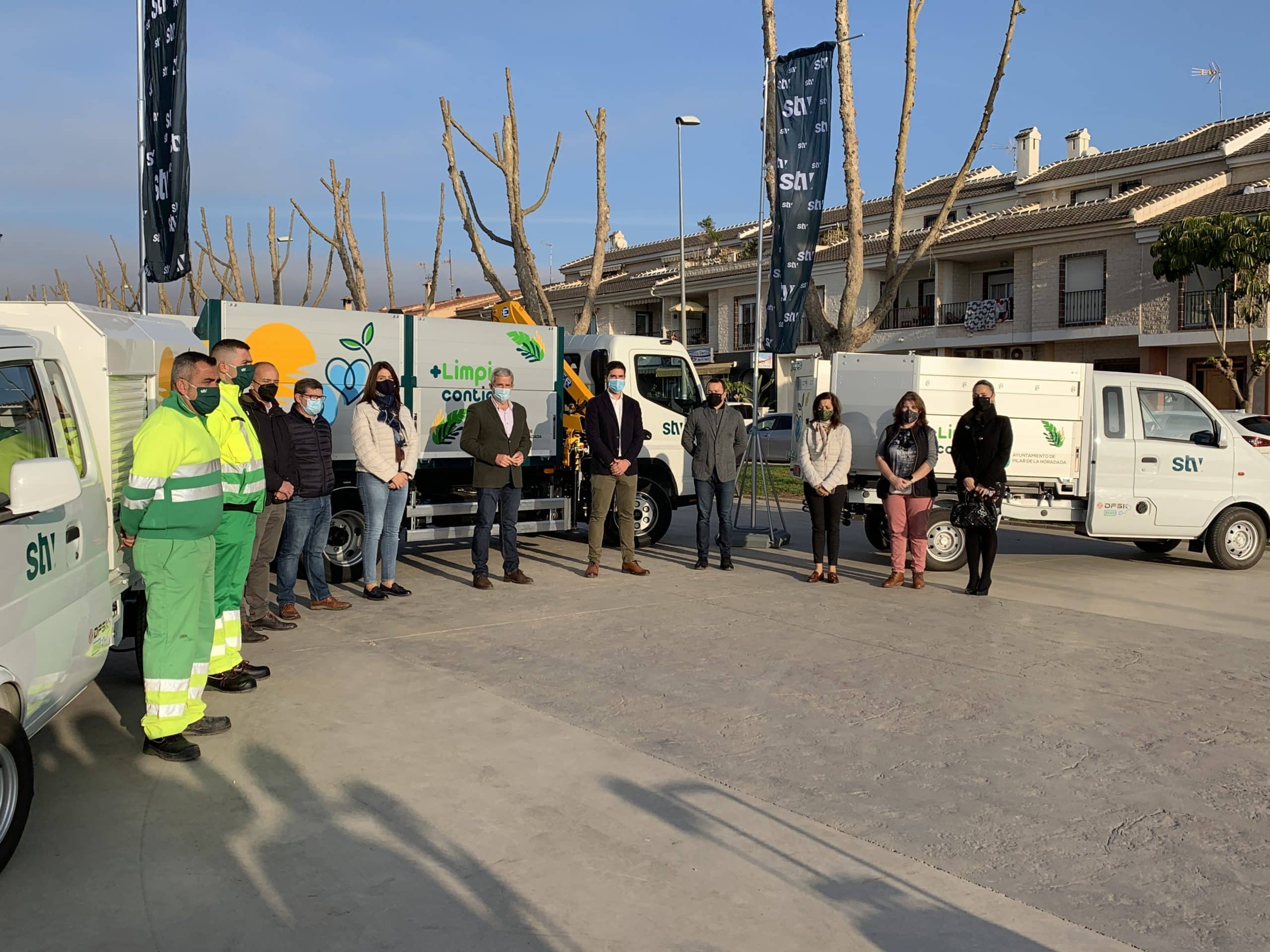 Three new waste collection vehicles for Horadada