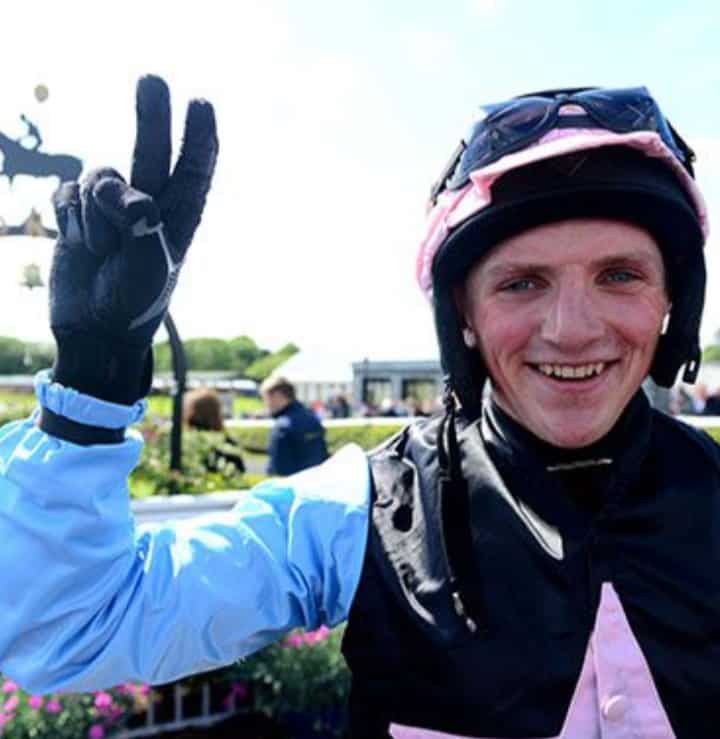 Hugh Morgan rode Young Dev - tipped by fromthehorsesmouth.info - 499-1 in running on Betfair - having broke a stirrup.
