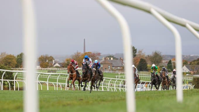 SUPER SIX! Five star (Easter) getaway for fromthehorsesmouth.info punters! Image - Carlisle Racecourse Twitter