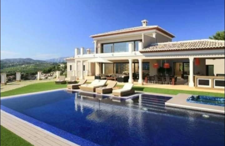 Big Sam's Costa Blanca Villa in Moraira that went up for sale for £3.5m. Photo: Rightmove.