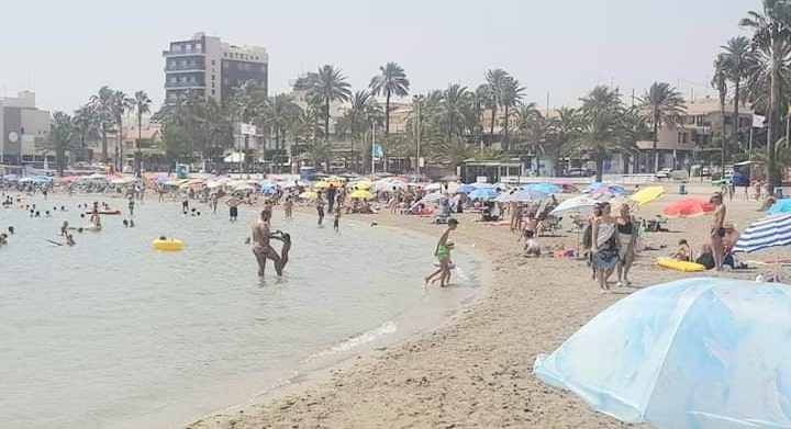 Santiago de Ribera: beaches busy after Covid-19 restrictions. Photo: Andrew Atkinson.
